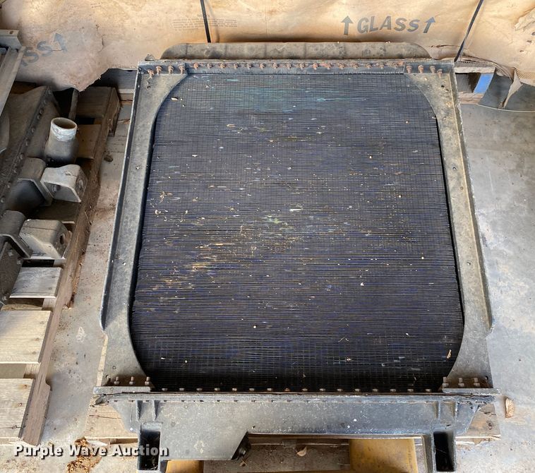 image for item IG9877 International Paystar 5000  truck parts