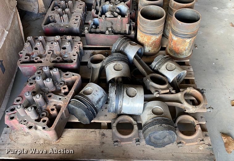 image for item IG9877 International Paystar 5000  truck parts