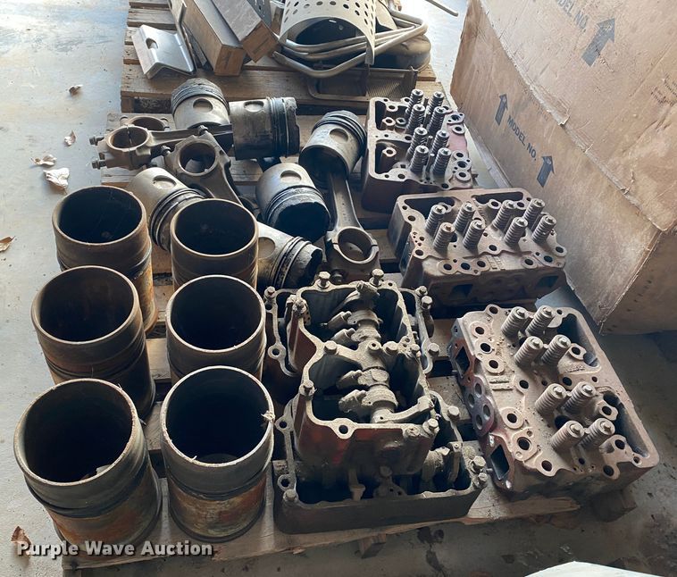 image for item IG9877 International Paystar 5000  truck parts