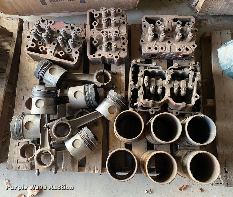 image for item IG9877 International Paystar 5000  truck parts