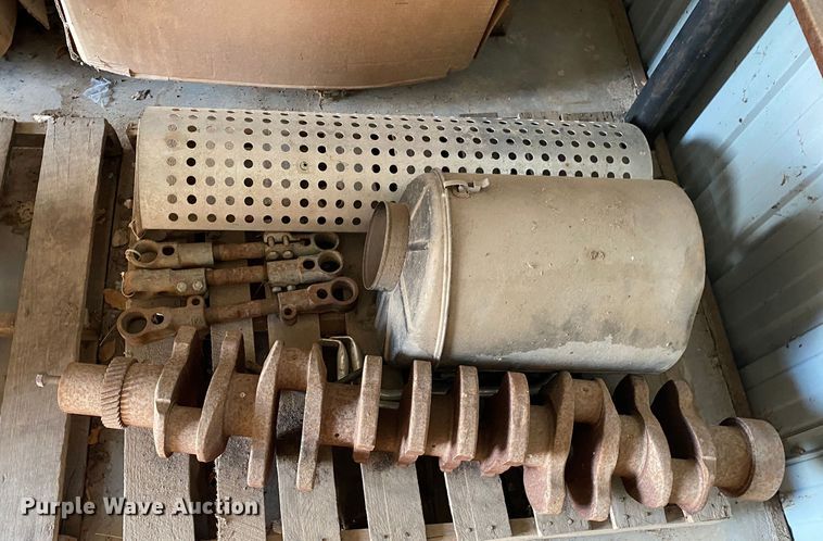 image for item IG9877 International Paystar 5000  truck parts