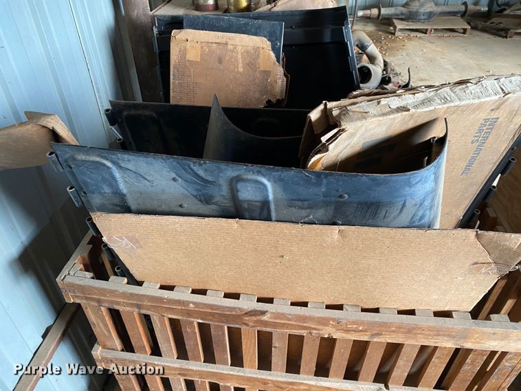 image for item IG9877 International Paystar 5000  truck parts