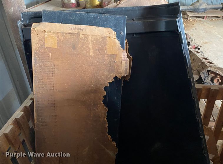 image for item IG9877 International Paystar 5000  truck parts