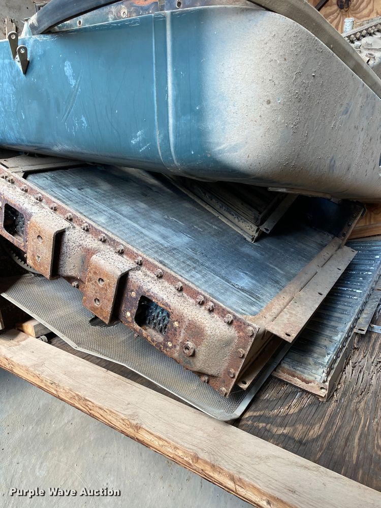 image for item IG9877 International Paystar 5000  truck parts