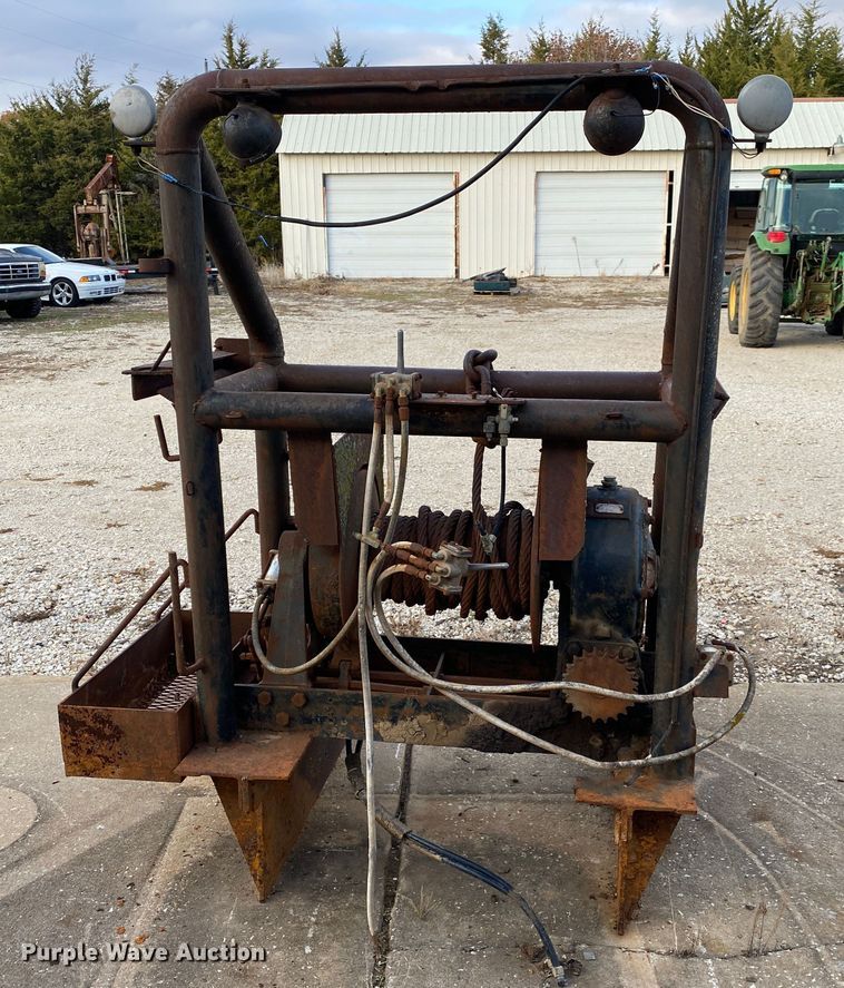 image for item IG9878 Braden  winch