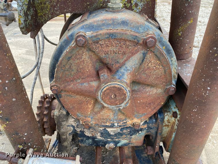 image for item IG9878 Braden  winch