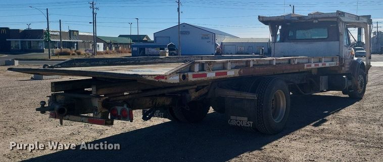 image for item IU9895 1992 International 4900  rollback truck