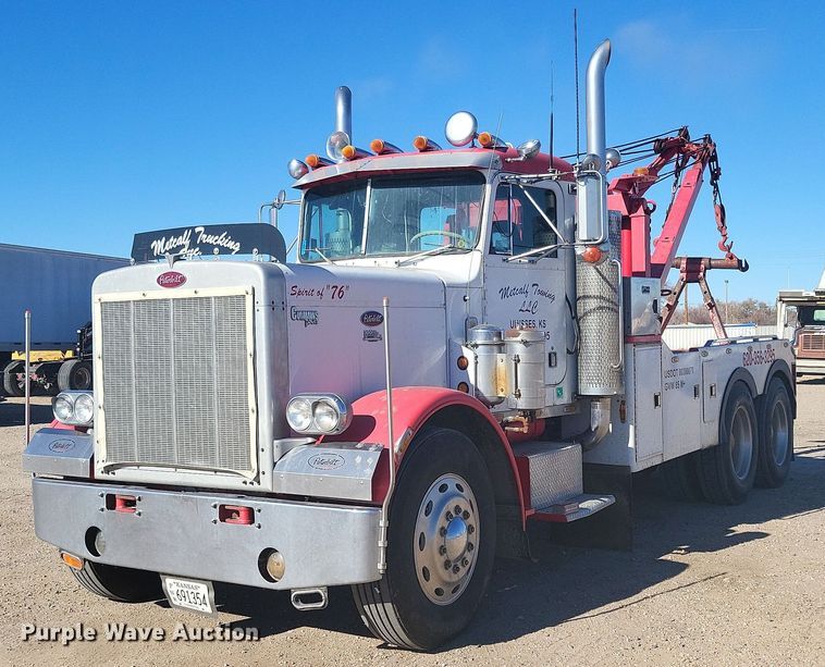 image for item IU9896 1976 Peterbilt 359  tow truck