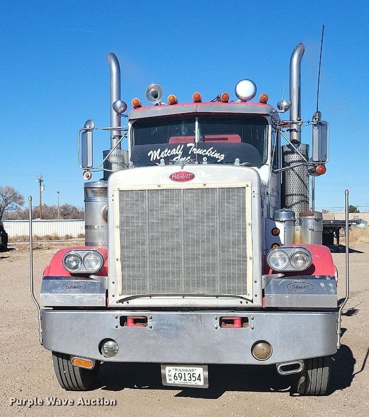 image for item IU9896 1976 Peterbilt 359  tow truck