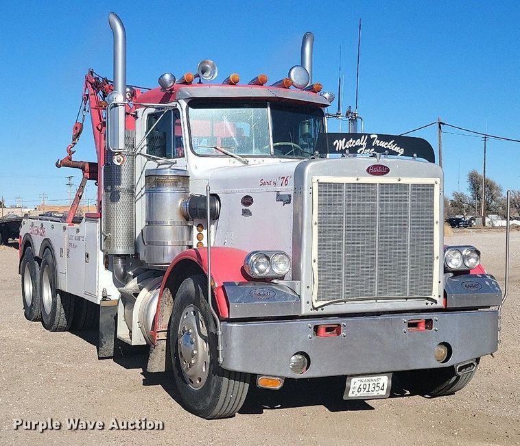 image for item IU9896 1976 Peterbilt 359  tow truck