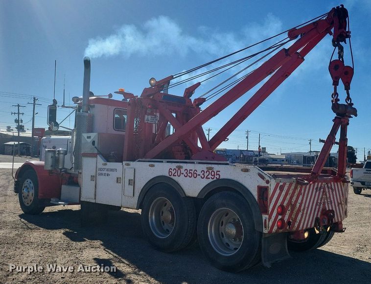 image for item IU9896 1976 Peterbilt 359  tow truck