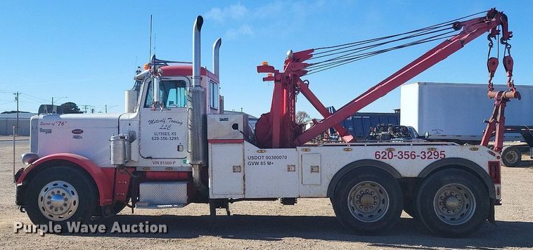 image for item IU9896 1976 Peterbilt 359  tow truck