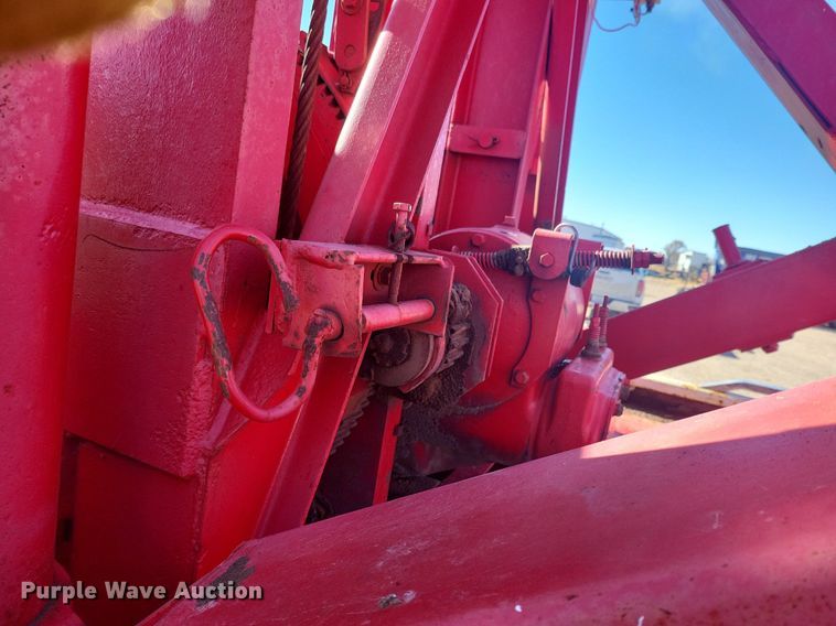 image for item IU9896 1976 Peterbilt 359  tow truck