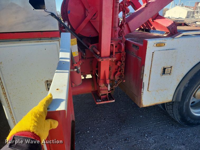 image for item IU9896 1976 Peterbilt 359  tow truck