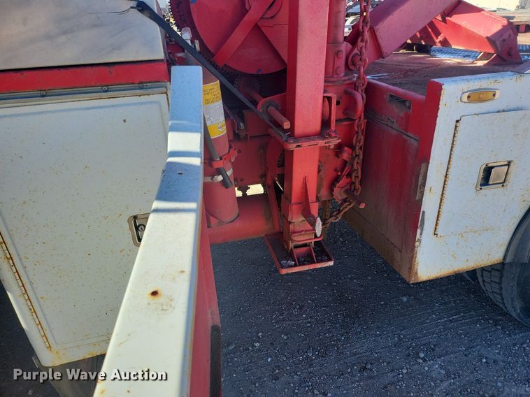 image for item IU9896 1976 Peterbilt 359  tow truck