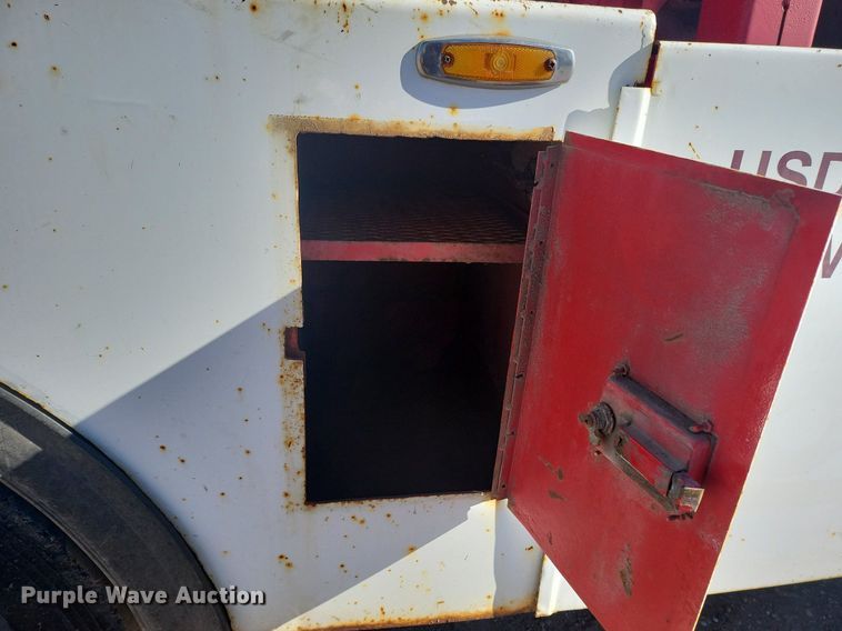 image for item IU9896 1976 Peterbilt 359  tow truck