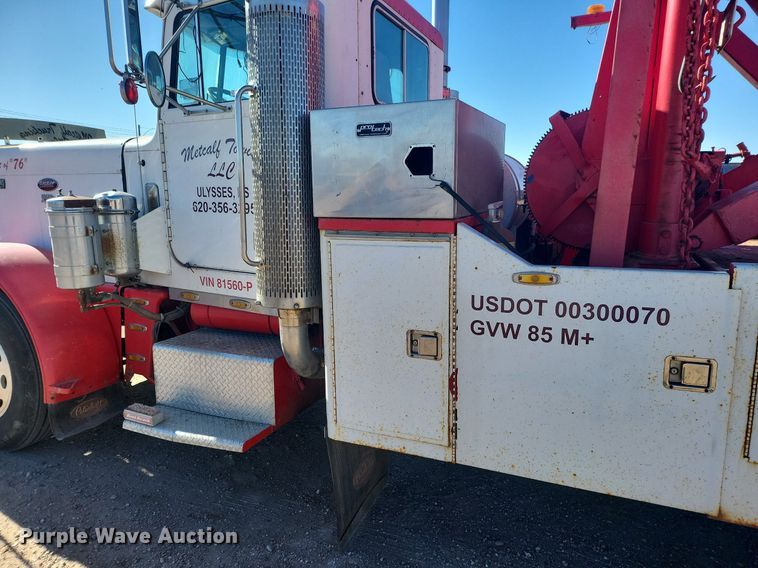 image for item IU9896 1976 Peterbilt 359  tow truck