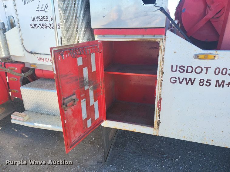 image for item IU9896 1976 Peterbilt 359  tow truck