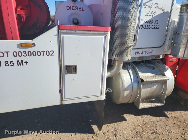 image for item IU9896 1976 Peterbilt 359  tow truck