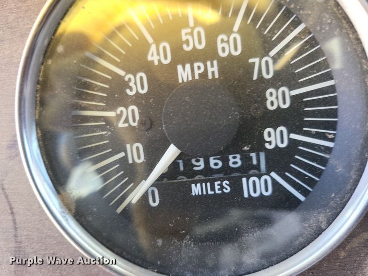 image for item IU9896 1976 Peterbilt 359  tow truck