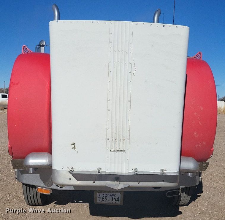 image for item IU9896 1976 Peterbilt 359  tow truck