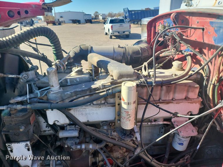 image for item IU9896 1976 Peterbilt 359  tow truck