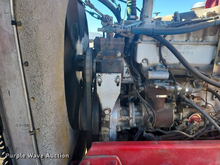 image for item IU9896 1976 Peterbilt 359  tow truck