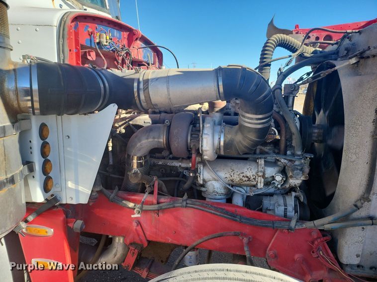 image for item IU9896 1976 Peterbilt 359  tow truck