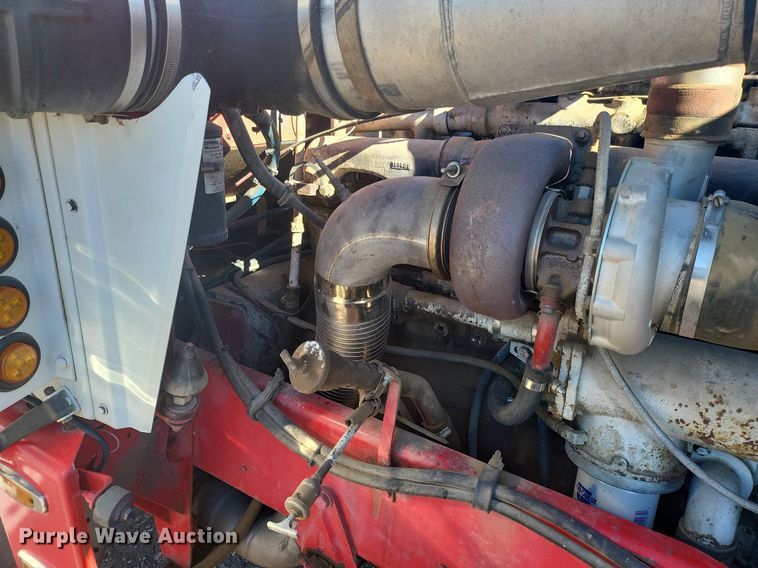 image for item IU9896 1976 Peterbilt 359  tow truck