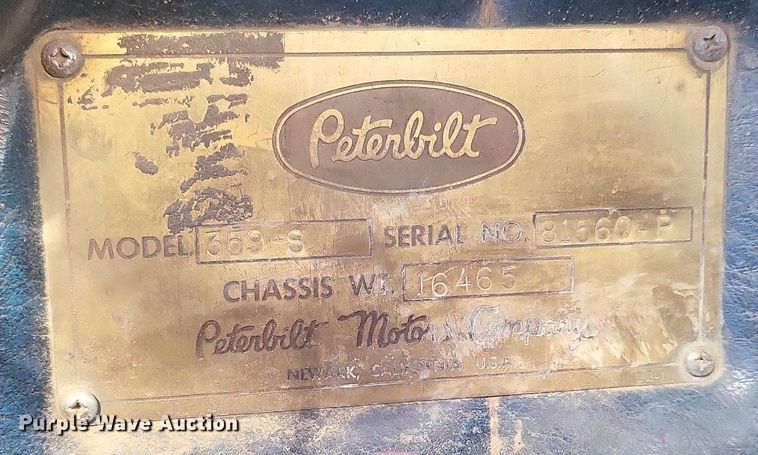 image for item IU9896 1976 Peterbilt 359  tow truck