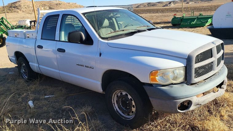 image for item IU9906 2004 Dodge Ram 1500  Quad Cab pickup truck