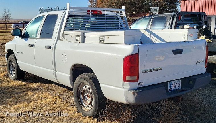 image for item IU9906 2004 Dodge Ram 1500  Quad Cab pickup truck