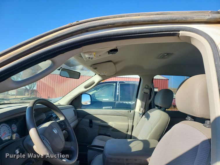 image for item IU9906 2004 Dodge Ram 1500  Quad Cab pickup truck