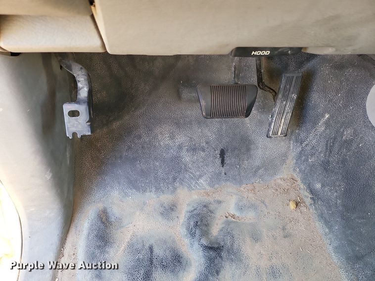 image for item IU9906 2004 Dodge Ram 1500  Quad Cab pickup truck