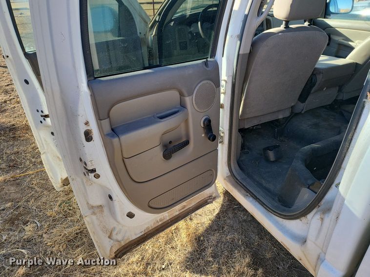 image for item IU9906 2004 Dodge Ram 1500  Quad Cab pickup truck