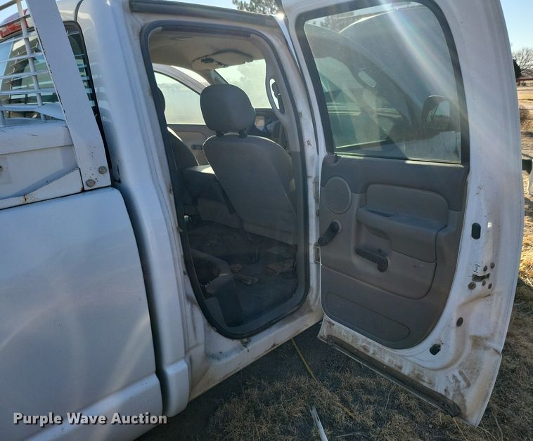 image for item IU9906 2004 Dodge Ram 1500  Quad Cab pickup truck