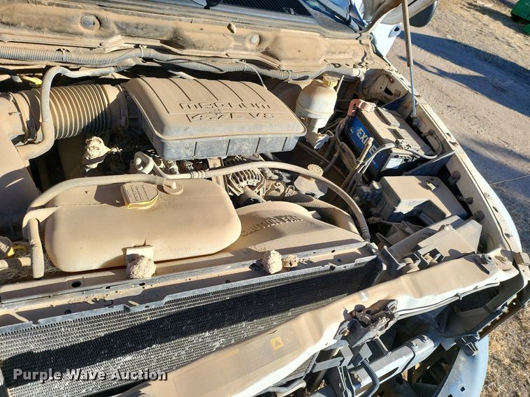 image for item IU9906 2004 Dodge Ram 1500  Quad Cab pickup truck