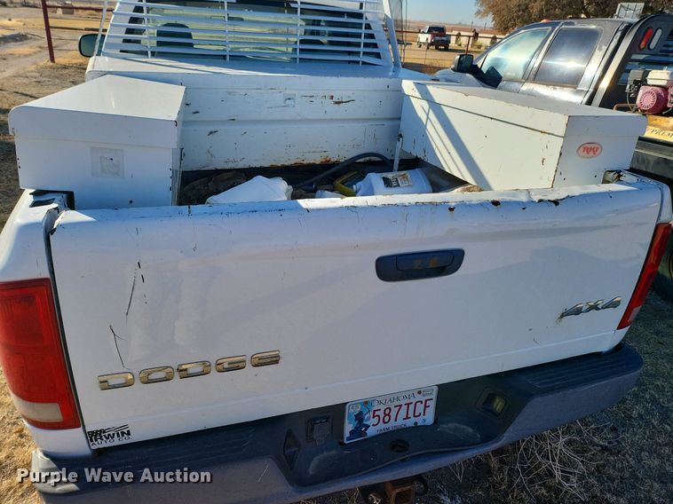 image for item IU9906 2004 Dodge Ram 1500  Quad Cab pickup truck