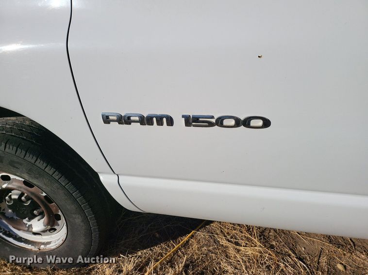 image for item IU9906 2004 Dodge Ram 1500  Quad Cab pickup truck