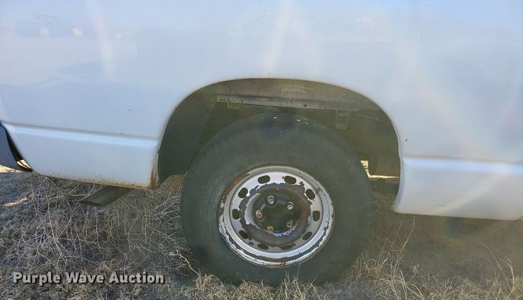 image for item IU9906 2004 Dodge Ram 1500  Quad Cab pickup truck