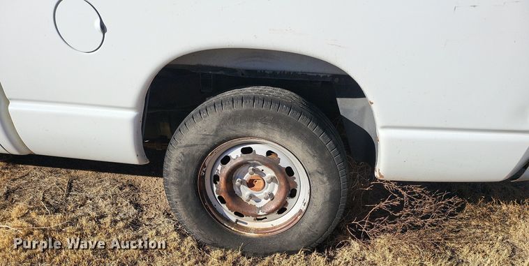 image for item IU9906 2004 Dodge Ram 1500  Quad Cab pickup truck