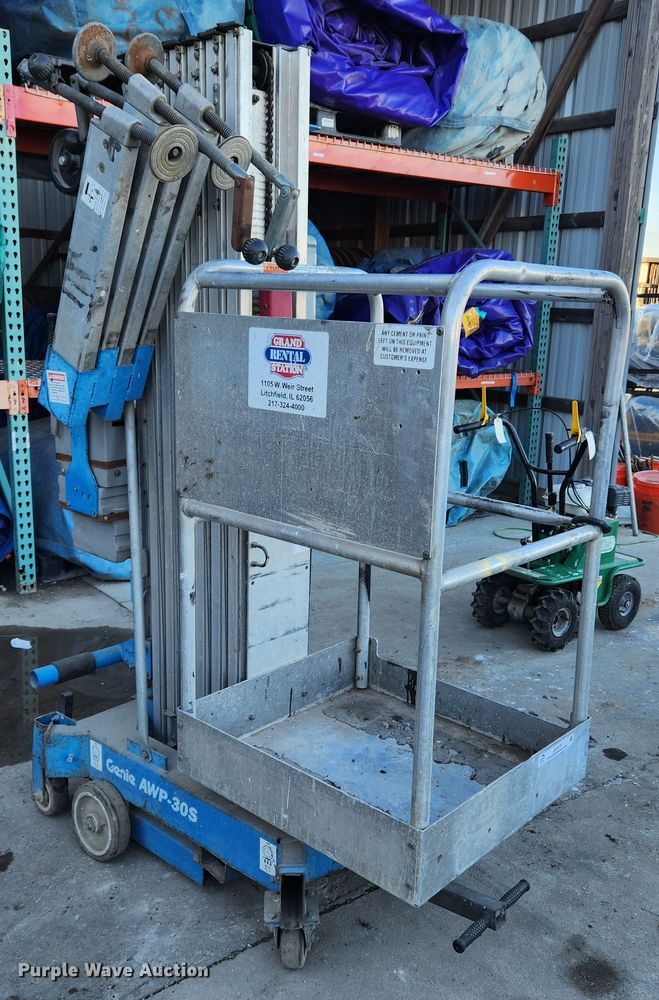 image for item JB9675 2005 Genie AWP-30S  vertical lift