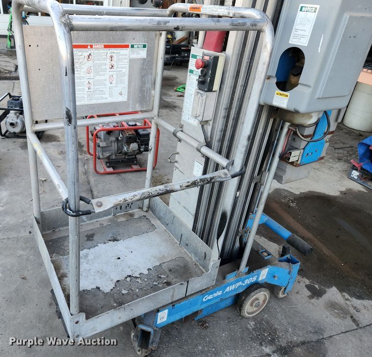 image for item JB9675 2005 Genie AWP-30S  vertical lift