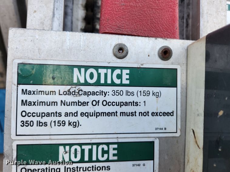 image for item JB9675 2005 Genie AWP-30S  vertical lift