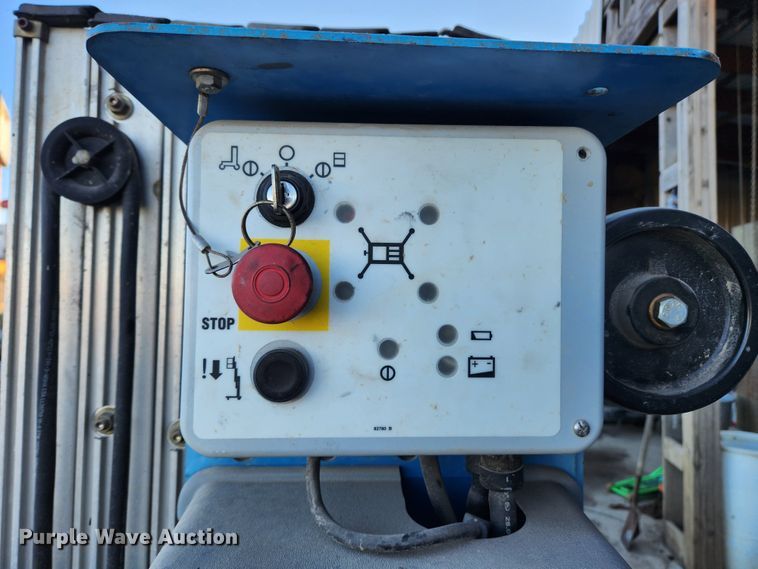 image for item JB9675 2005 Genie AWP-30S  vertical lift