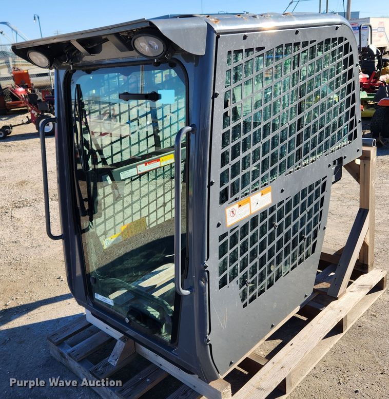 image for item JB9685 Takeuchi TL8R2  skid steer cab