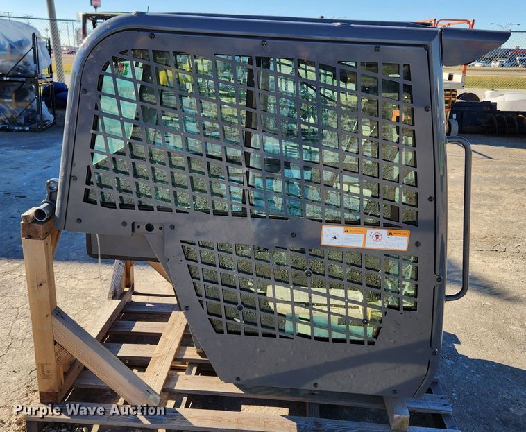 image for item JB9685 Takeuchi TL8R2  skid steer cab