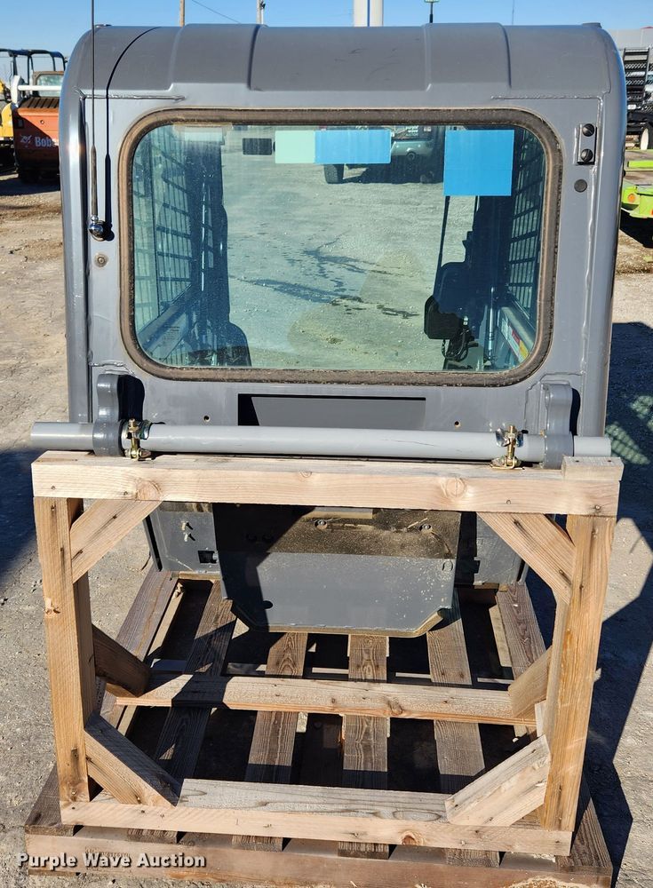 image for item JB9685 Takeuchi TL8R2  skid steer cab