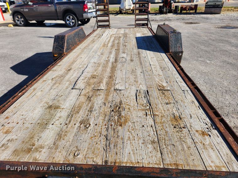 image for item JB9686 2003 Cornelius UT-20H  equipment trailer