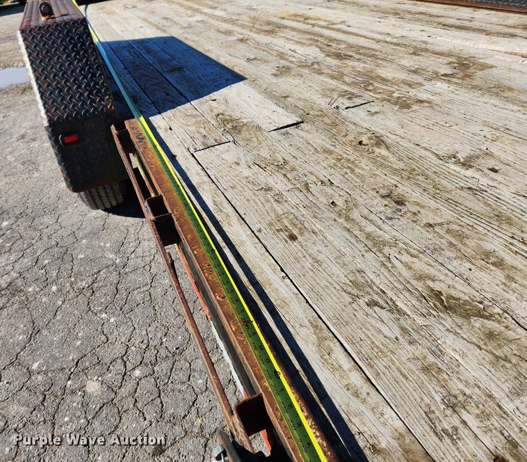 image for item JB9686 2003 Cornelius UT-20H  equipment trailer